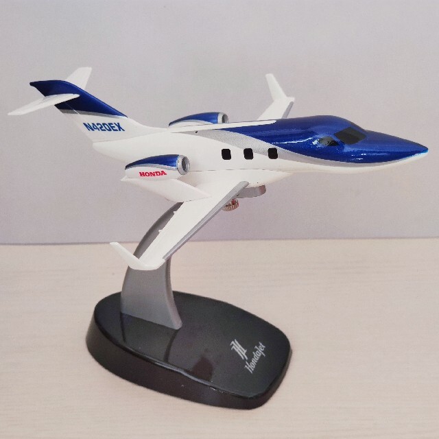 ホンダ(ホンダ)の【新品】1:72 ホンダジェット HondaJet ブルー/ホワイト エンタメ/ホビーのテーブルゲーム/ホビー(航空機)の商品写真