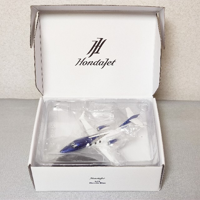 ホンダ(ホンダ)の【新品】1:72 ホンダジェット HondaJet ブルー/ホワイト エンタメ/ホビーのテーブルゲーム/ホビー(航空機)の商品写真