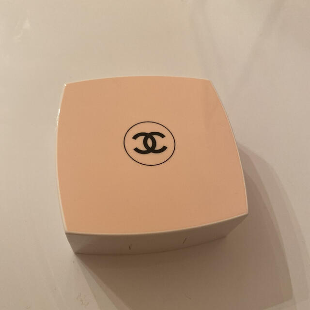 CHANEL(シャネル)のCHANEL 類　ブラン　トーンアップ　ロージータッチ コスメ/美容のベースメイク/化粧品(化粧下地)の商品写真