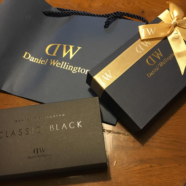 Daniel Wellington(ダニエルウェリントン)の【新品】DW classic black シルバー 36mm レディースのファッション小物(腕時計)の商品写真