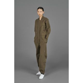 デサント(DESCENTE)のDESCENTE ALWEL PRACHUTE JUMPSUIT カーキ(サロペット/オーバーオール)