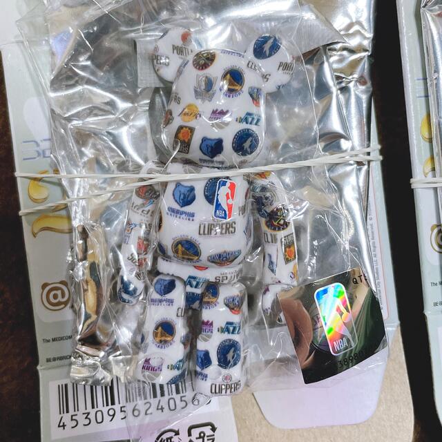 MEDICOM TOY(メディコムトイ)のベアブリック  シリーズ42 BE@RBRICK  Hero NBA ヒーロー エンタメ/ホビーのフィギュア(その他)の商品写真