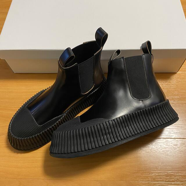 Jil Sander(ジルサンダー)のJIL SANDER LEATHER CHELSEA BOOTS BLACK メンズの靴/シューズ(ブーツ)の商品写真