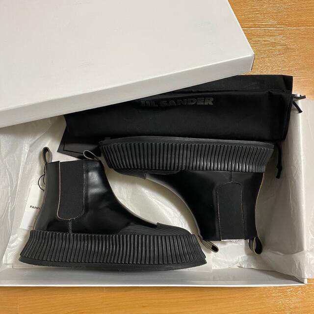 Jil Sander(ジルサンダー)のJIL SANDER LEATHER CHELSEA BOOTS BLACK メンズの靴/シューズ(ブーツ)の商品写真