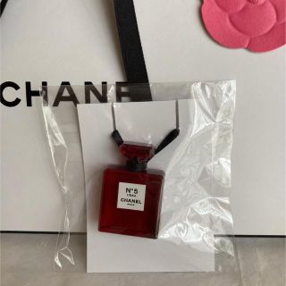 シャネル(CHANEL)のCHANEL/N°5✨レッドチャーム✨ノベルティ(チャーム)