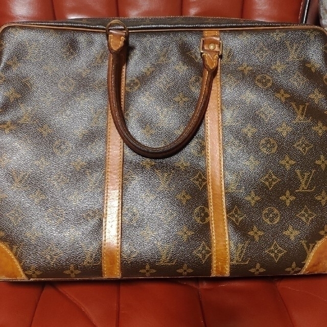 ルイヴィトン　LV ポルトドキュマン・ヴォワヤージュ