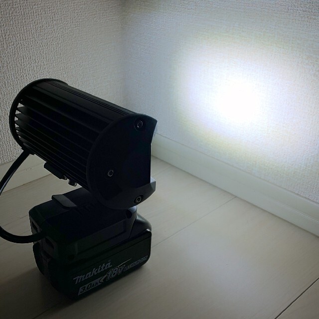 高級素材使用ブランド LED144W LED投光器 看板 LEDライト マキタバッテリー用 作業灯 アウトドア 夜釣り 集魚灯 充電式 投光器 - 電動工具セット - labelians.fr 高級素材使用ブランド LED144W LED投光器 看板 LEDライト マキタバッテリー用 作業灯 アウトドア 夜釣り 集魚灯 充電式 投光器 - 電動工具セット - labelians.fr