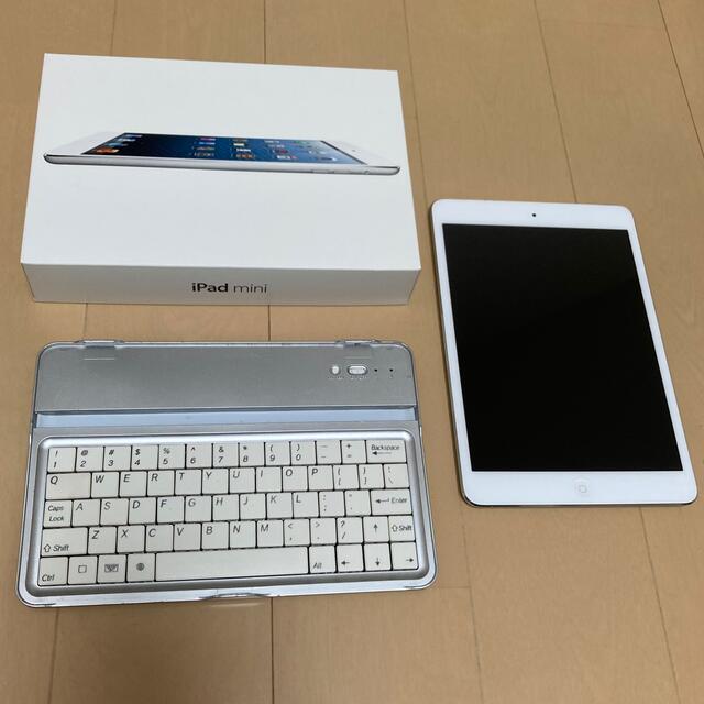 タブレット初代iPadminiと第3世代iPad（何れもWiFi&セルラー16GB SB）
