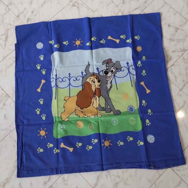 Disney(ディズニー)のわんわん物語 芝生 ピローケース☆ビンテージシーツ ハンドメイド ハンドメイドの素材/材料(生地/糸)の商品写真