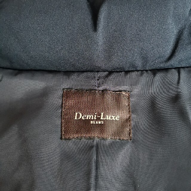 Demi-Luxe BEAMS(デミルクスビームス)のDemi-Luxe BEAMS　ダウンコート　ネイビー　40サイズ レディースのジャケット/アウター(ダウンコート)の商品写真