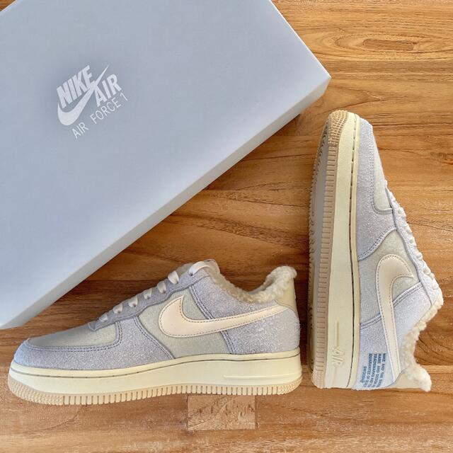 24.5㎝ NIKE エアフォース1 '07 LV8 ホワイト ベージュ グレー