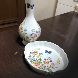 エインズレイ(Aynsley China)のタカラジェンヌ様専用一輪ざしと小物入れ，タオルハンカチセット(花瓶)