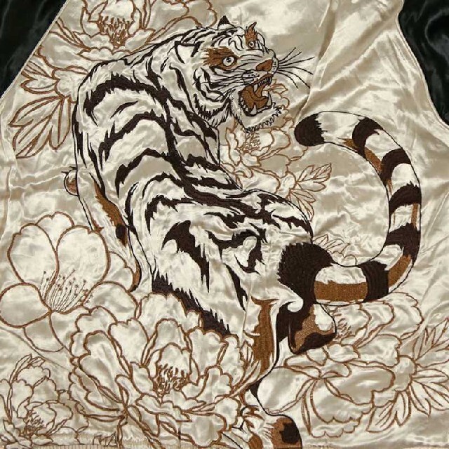 絡繰魂 粋/龍虎/スカジャン/ブラック×シルバー/213010 絡繰魂 粋/龍虎/スカジャン/ブラック×シルバー/213010