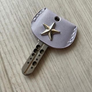 ハンドメイド⭐︎本革キーカバー ⭐︎パープル　シルバー(キーケース)