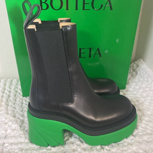 Bottega Veneta(ボッテガヴェネタ)のBOTTEGA VENETA   I様専用です❗️ レディースの靴/シューズ(ブーツ)の商品写真