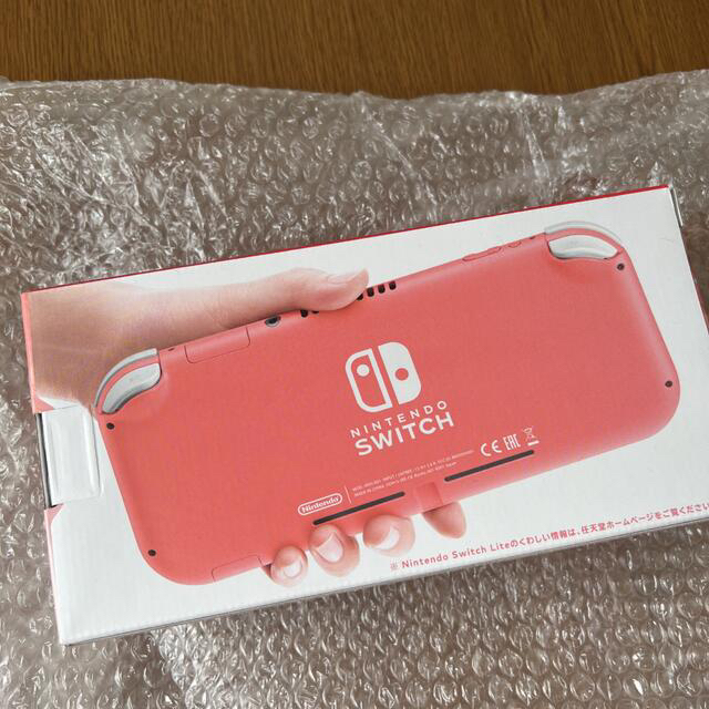 Nintendo Switch(ニンテンドースイッチ)のNintendo Switch Lite 新品 未開封 エンタメ/ホビーのゲームソフト/ゲーム機本体(携帯用ゲーム機本体)の商品写真