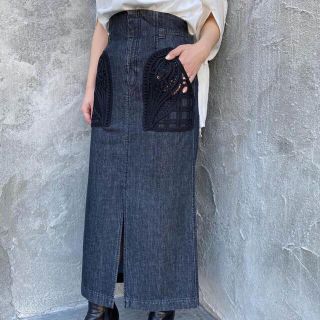 マメ(mame)のMame Kurogouchi Embroidered Denim Skirt (ロングスカート)