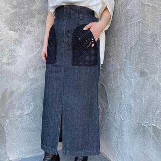 マメ(mame)のMame Kurogouchi Embroidered Denim Skirt (ロングスカート)