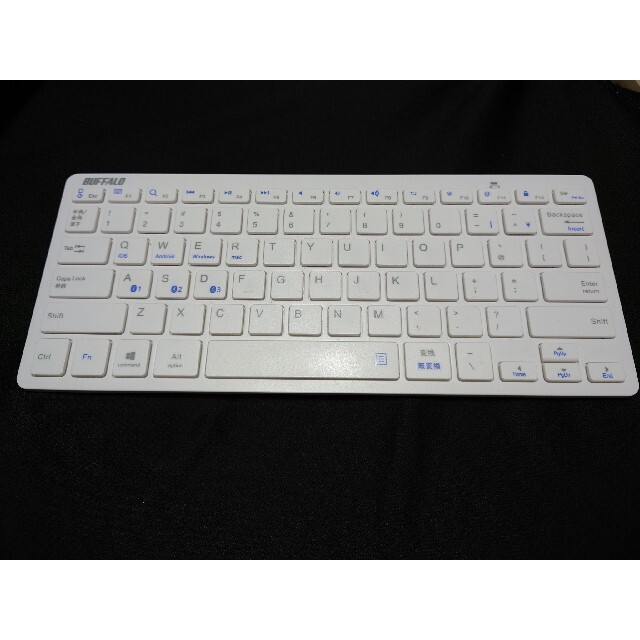 Buffalo(バッファロー)のバッファロー　BT keyboard BSKBB310 ホワイト スマホ/家電/カメラのPC/タブレット(PC周辺機器)の商品写真