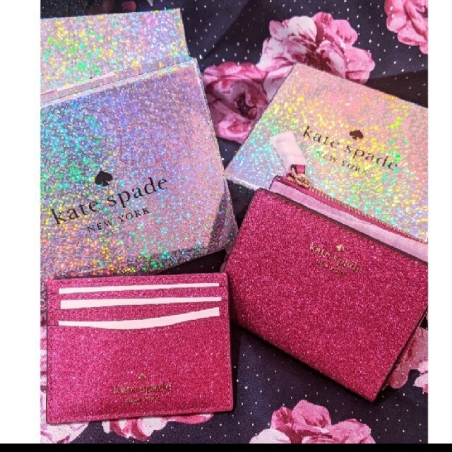 キラキラ気分も上がる折り財布✨kate spade　ピンクゴールド　二つ折り財布