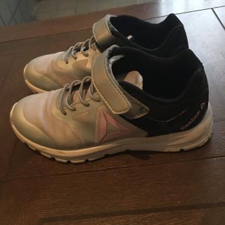 リーボック(Reebok)の♡本日限定お値下♡Reebok キッズスニーカー♡20cm(スニーカー)