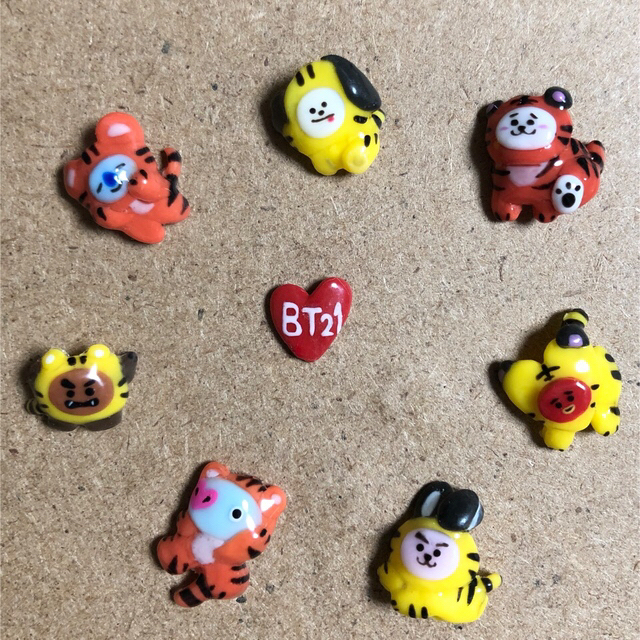 BT21(ビーティーイシビル)のBT21 3dネイルパーツ　【BTS BT21Tiger  BT21タイガー】 コスメ/美容のネイル(ネイル用品)の商品写真