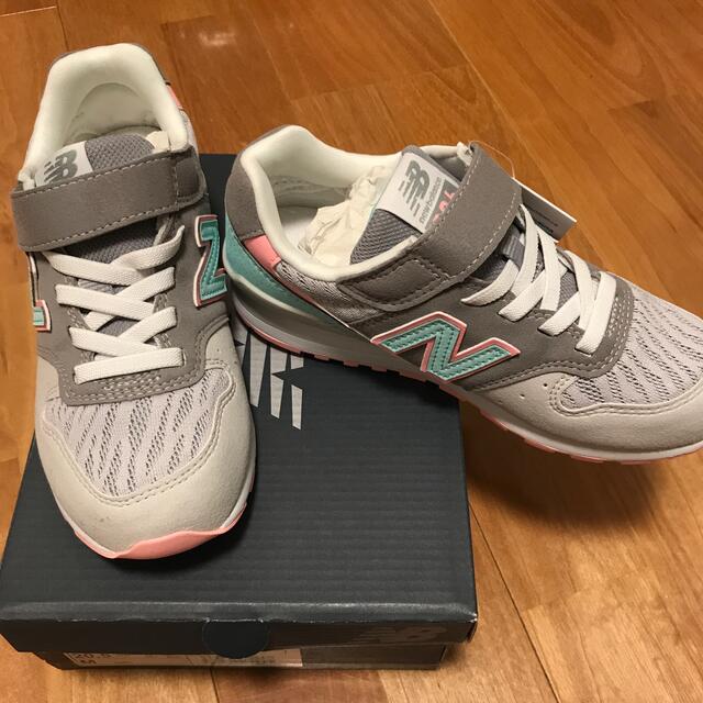 New Balance(ニューバランス)のニューバランス　　20.5 新品未使用 キッズ/ベビー/マタニティのキッズ靴/シューズ(15cm~)(スニーカー)の商品写真