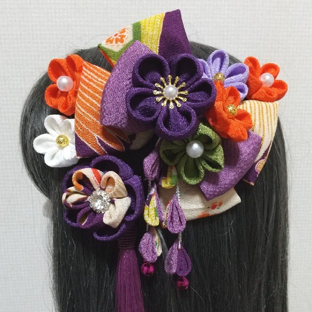 髪飾り 髪飾り紫 髪飾りオレンジ リボン 成人式 卒業式 七五三 つまみ細工 振の通販 by kamikazari shop｜ラクマ