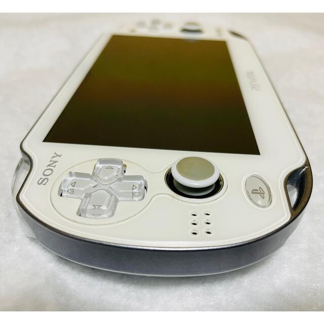 PlayStation Vita(プレイステーションヴィータ)のPSVita PCH-1000 ZA02 クリスタルホワイト 動作確認済み エンタメ/ホビーのゲームソフト/ゲーム機本体(家庭用ゲーム機本体)の商品写真