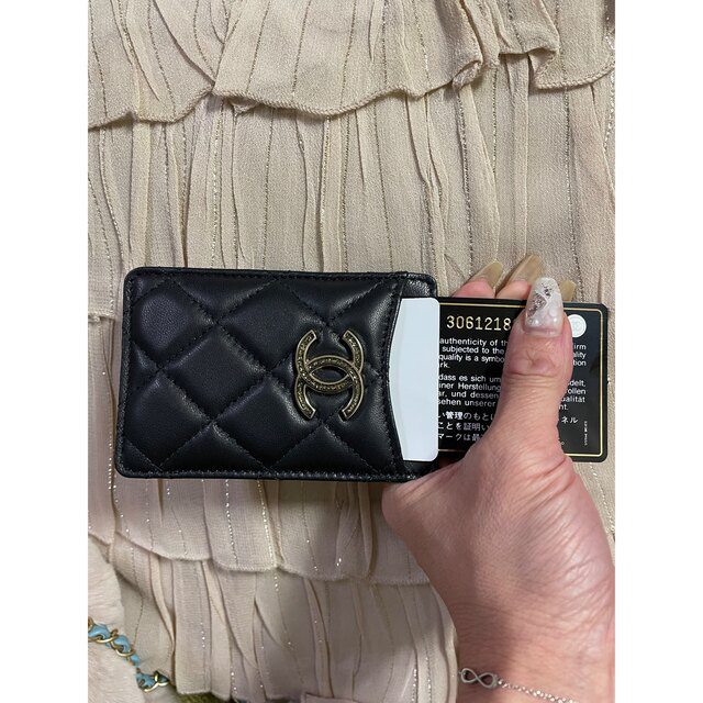 CHANEL(シャネル)の専用です✨⭐️週末お値下げ🌟CHANEL❤️ カードケース　新品　❤️ レディースのファッション小物(パスケース/IDカードホルダー)の商品写真