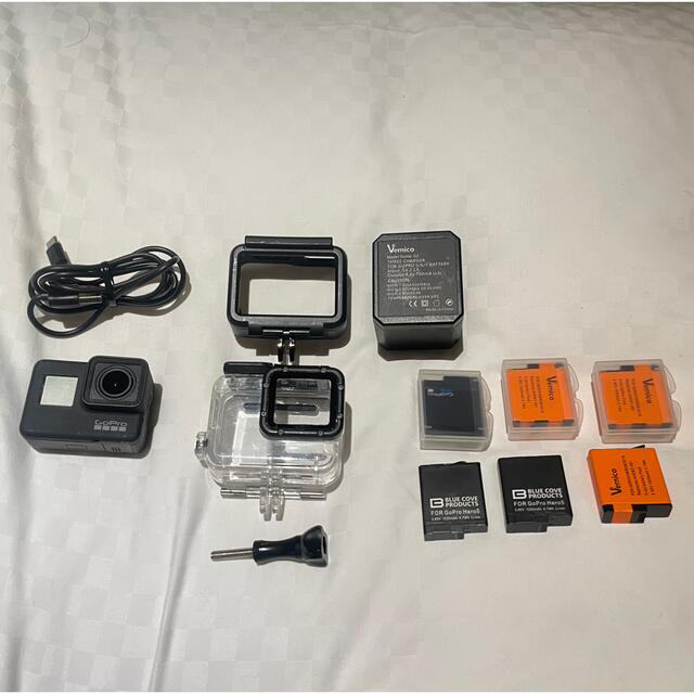 GoPro Hero7 Black 本体と付属品