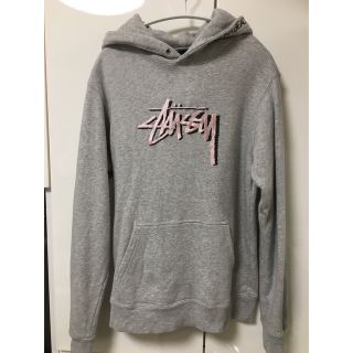 ステューシー(STUSSY)のストゥーシー　パーカー　(パーカー)