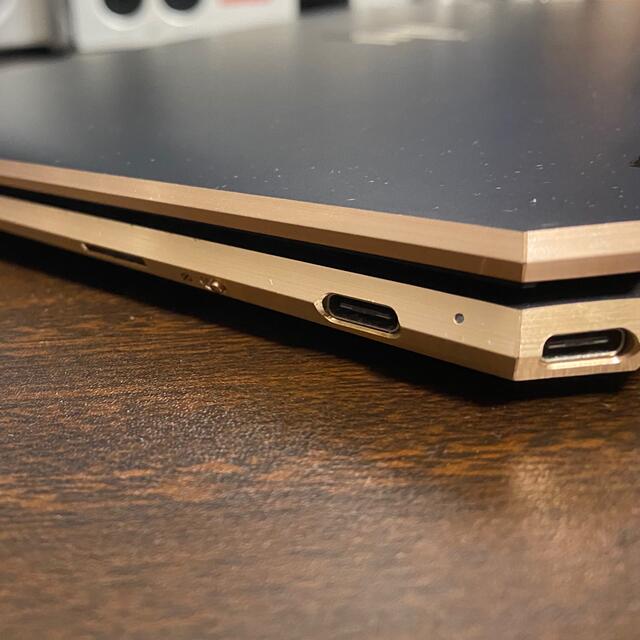 HP Spectre x360 WWANモデル