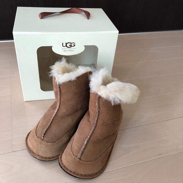 UGG(アグ)のUGGムートンブーツ　ベビー キッズ/ベビー/マタニティのベビー靴/シューズ(~14cm)(ブーツ)の商品写真