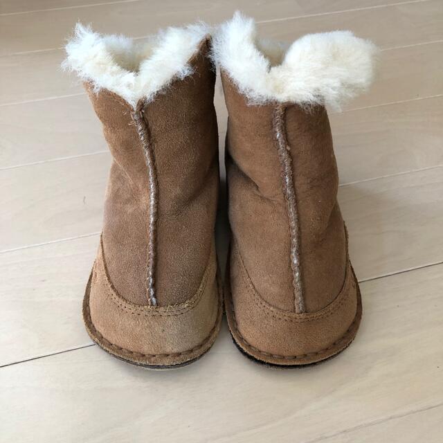 UGG(アグ)のUGGムートンブーツ　ベビー キッズ/ベビー/マタニティのベビー靴/シューズ(~14cm)(ブーツ)の商品写真