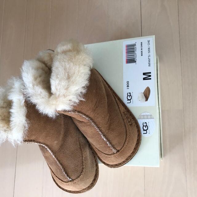 UGG(アグ)のUGGムートンブーツ　ベビー キッズ/ベビー/マタニティのベビー靴/シューズ(~14cm)(ブーツ)の商品写真