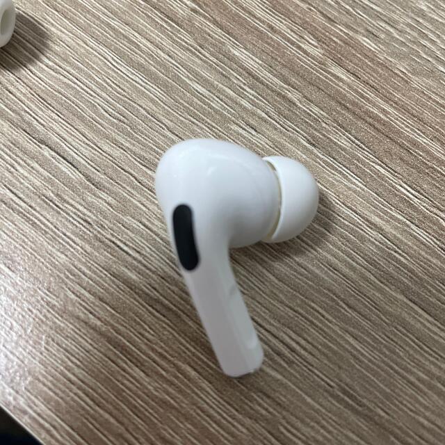 Apple(アップル)のAPPLE AirPods Pro ノイズキャンセリング付完全ワイヤレスイヤホン スマホ/家電/カメラのオーディオ機器(ヘッドフォン/イヤフォン)の商品写真