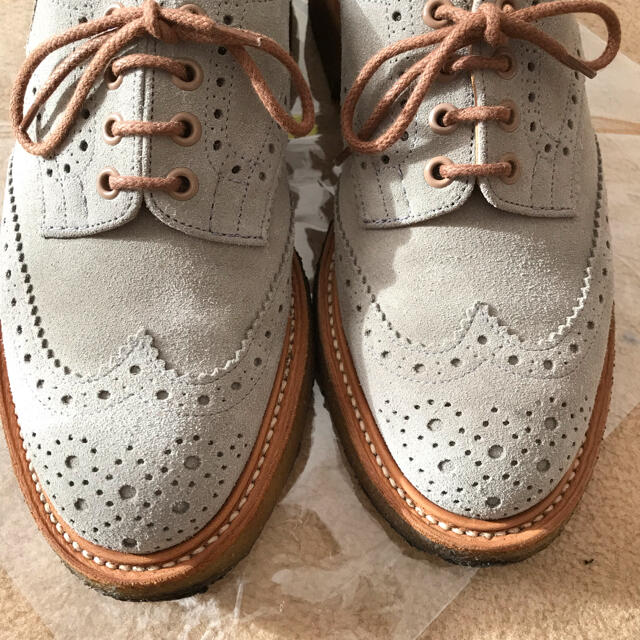 Trickers(トリッカーズ)のトリッカーズ　スウェード　ウィングチップ　UK8.5   メンズの靴/シューズ(スリッポン/モカシン)の商品写真