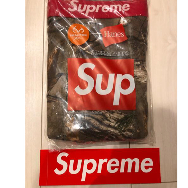 Supreme(シュプリーム)のステッカー2枚付き☆supreme  henes boxer brief1枚 メンズのアンダーウェア(ボクサーパンツ)の商品写真