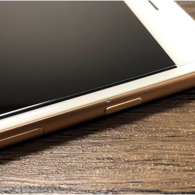 SIMフリー iPhone8 Plus 256GB Gold スマホ/家電/カメラのスマートフォン/携帯電話(スマートフォン本体)の商品写真