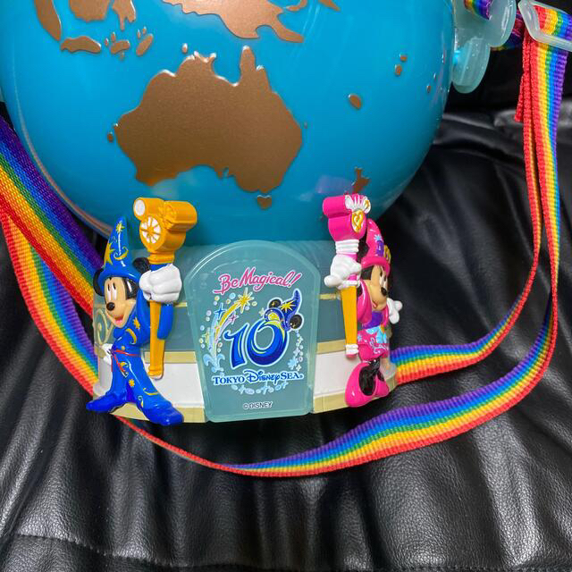 Disney(ディズニー)のディズニーポップコーンケース10周年記念　ストラップ付き エンタメ/ホビーのおもちゃ/ぬいぐるみ(キャラクターグッズ)の商品写真