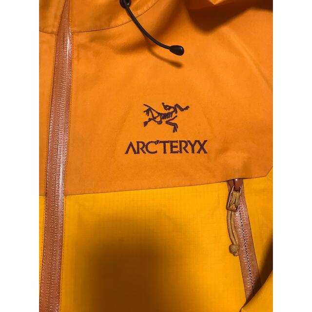 ARC'TERYX(アークテリクス)の【しっくん様専用】ARC'TERYX アークテリクス マウンテンパーカー　メンズ メンズのジャケット/アウター(マウンテンパーカー)の商品写真