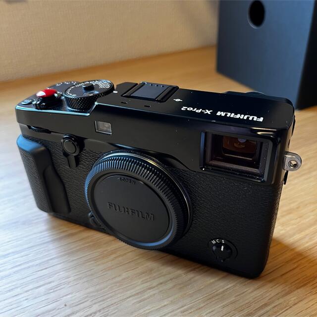富士フイルム(フジフイルム)のFUJI FILM Xシリーズ デジタルカメラ X-PRO2 スマホ/家電/カメラのカメラ(ミラーレス一眼)の商品写真
