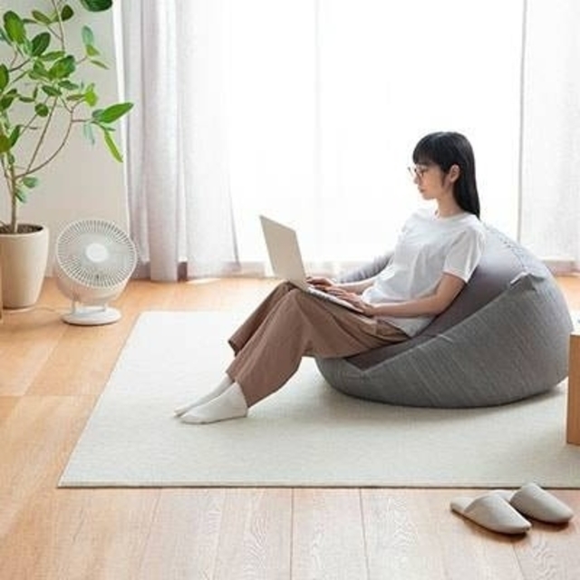 MUJI (無印良品)(ムジルシリョウヒン)の●新品未開封● 無印良品 体にフィットするソファカバー／ 綿デニム（ヒッコリー） インテリア/住まい/日用品のソファ/ソファベッド(ソファカバー)の商品写真