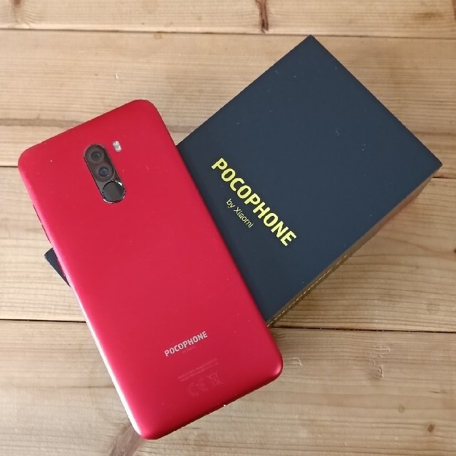 ANDROID(アンドロイド)のPOCOPHONE F1　6GB RAM 64GB ROM スマホ/家電/カメラのスマートフォン/携帯電話(スマートフォン本体)の商品写真