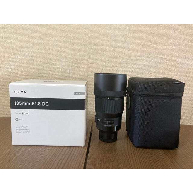 SIGMA(シグマ)のsigma 135mm F1.8 DG ソニー Eマウント スマホ/家電/カメラのカメラ(レンズ(単焦点))の商品写真