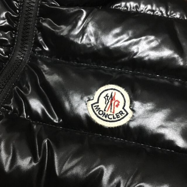 MONCLER(モンクレール)の【美品】モンクレール  ダウンベスト  サイズ 0  黒　正規品 レディースのジャケット/アウター(ダウンベスト)の商品写真