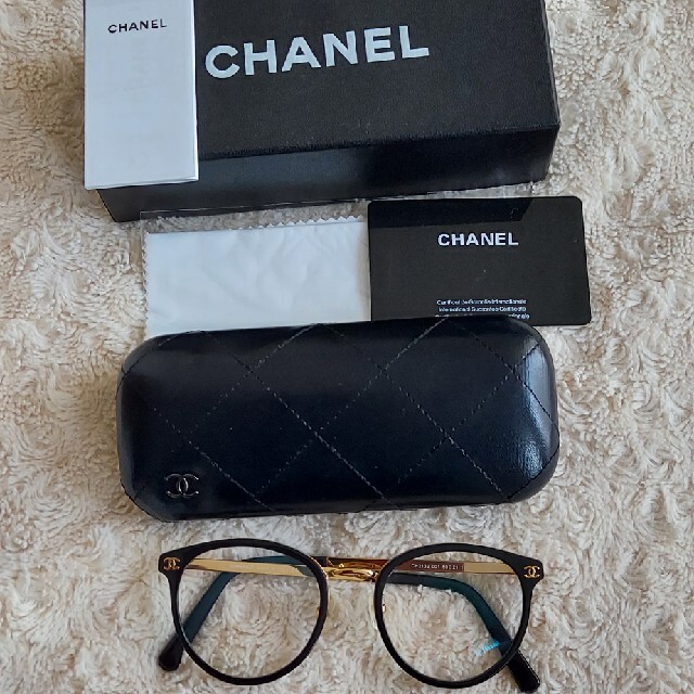 CHANEL　だて眼鏡☆美品　ほぼ未使用♪ブラック&ゴールド　シャネル