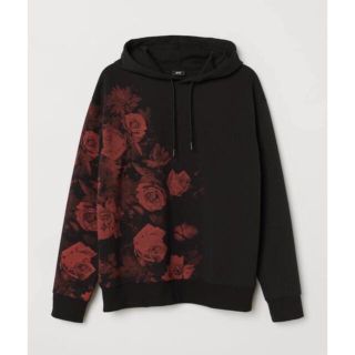 エイチアンドエム(H&M)のH&M 薔薇パーカー(パーカー)