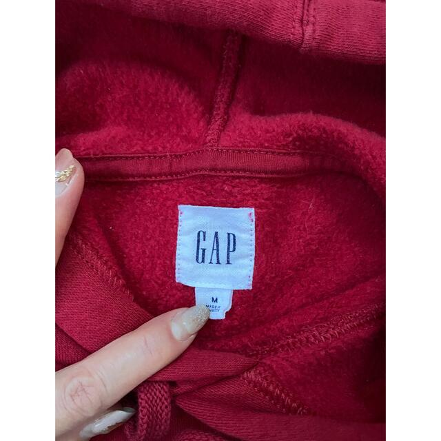 GAP(ギャップ)のGAP レッド　パーカー　トレーナー メンズのトップス(パーカー)の商品写真